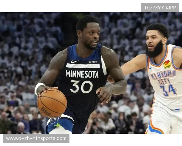 兰德尔力量型突破连续造成优势,纽约篮下压力十足 兰德尔力量型突破连续造成优势,纽约篮下压力十足