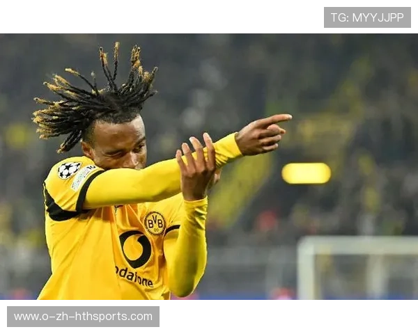 多特蒙德—霍夫曼中路贴地直塞助射破门